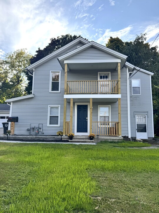 202 High St in Torrington, CT - Building Photo