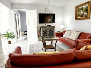 3615 Boca Ciega Dr in Naples, FL - Foto de edificio - Building Photo