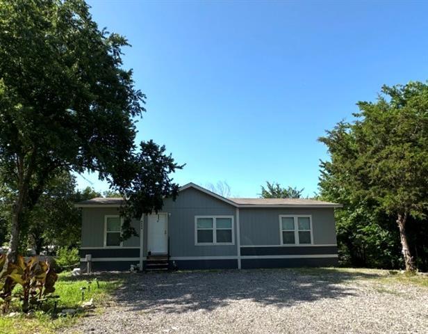 3609 Shady Ln in Joshua, TX - Building Photo