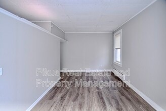 111 Lincoln Way W in Massillon, OH - Building Photo - Building Photo