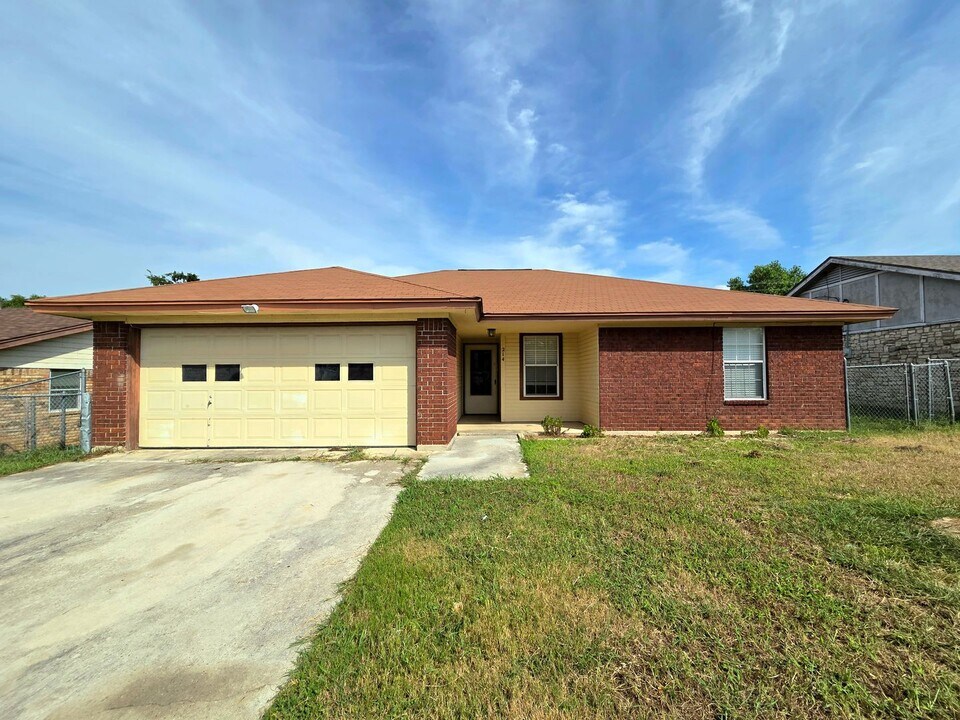 214 Robertstown Rd in Copperas Cove, TX - Building Photo