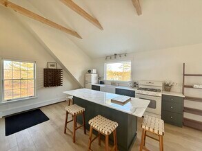 243 Basin Point Rd in Harpswell, ME - Building Photo - Building Photo