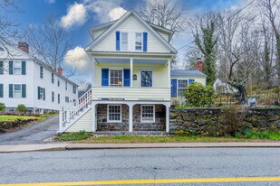 20 Grove St in Essex, CT - Building Photo