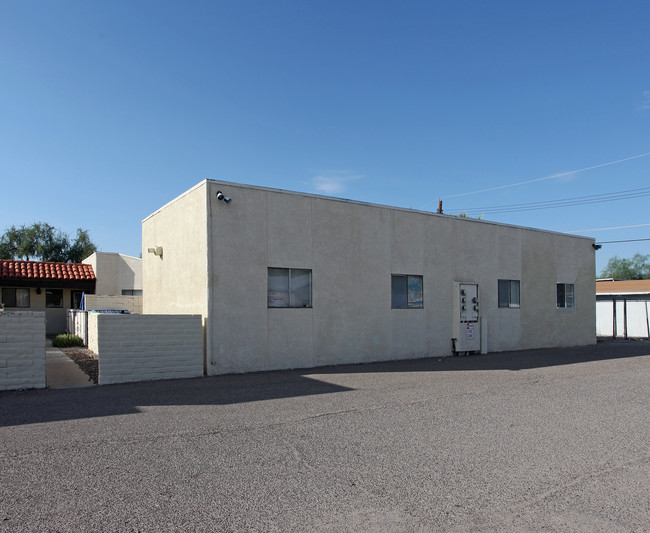 Swan Apartments in Tucson, AZ - Foto de edificio - Building Photo