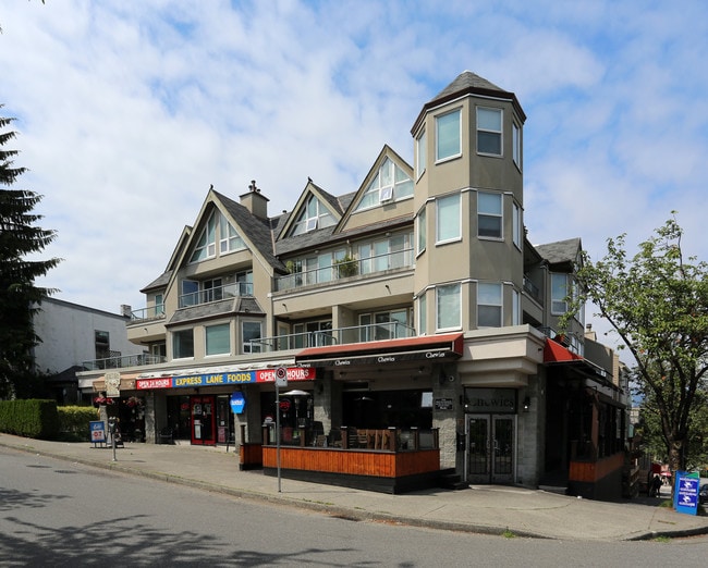 2201-2209 W 1st Ave