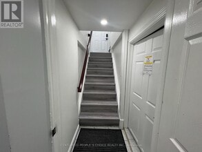 11 Queen St S in Mississauga, ON - Building Photo - Building Photo