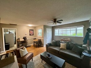 1301 Richmond Pl in Charlotte, NC - Building Photo - Building Photo