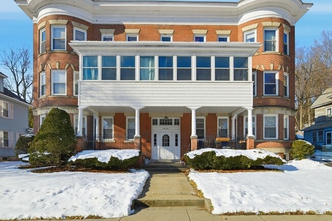 44 Bardwell St in South Hadley, MA - Foto de edificio - Building Photo