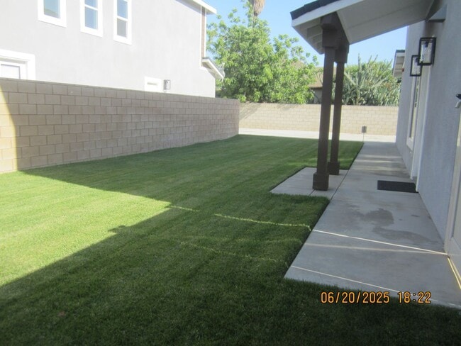 6009 Florence St in Riverside, CA - Foto de edificio - Building Photo