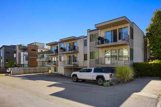 Carmel Apartments in Seattle, WA - Building Photo - Building Photo