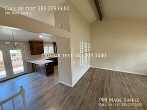 10342 Countrywood Dr in Sandy, UT - Building Photo - Building Photo