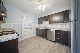 3702 Cape Henry Ave in Norfolk, VA - Building Photo