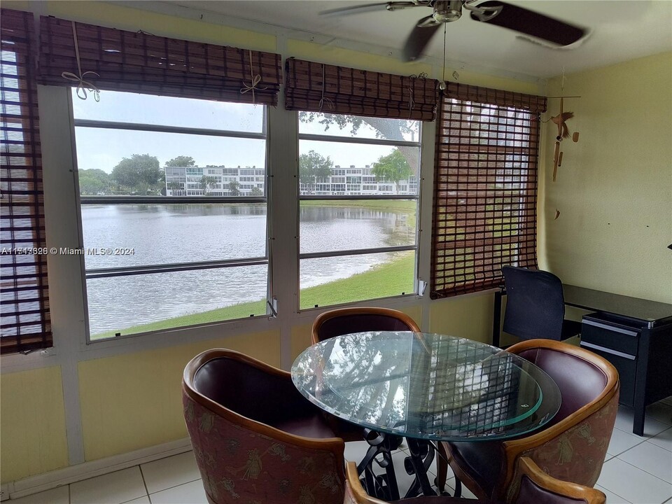 2116 Cambridge E in Deerfield Beach, FL - Building Photo