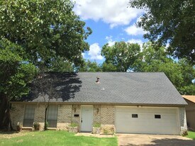 1718 Glen Alta Dr in Irving, TX - Building Photo