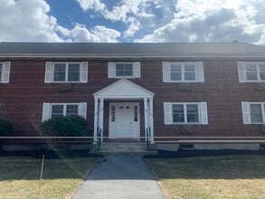 145 Emerson Gardens Rd, Unit 145 in Lexington, MA - Building Photo - Building Photo