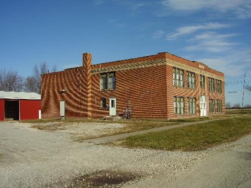 123 Schoolhouse St in Clark, MO - Building Photo