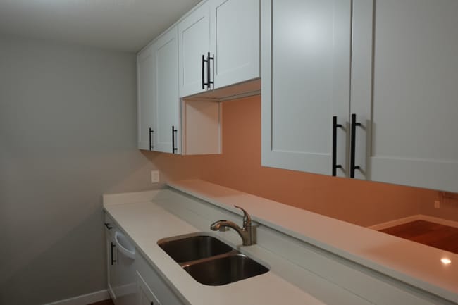 14616 NE 44th St in Bellevue, WA - Foto de edificio - Building Photo