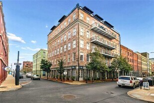 232 Decatur St in New Orleans, LA - Building Photo