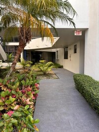 21075 NE 34th Ave in Miami, FL - Building Photo - Building Photo