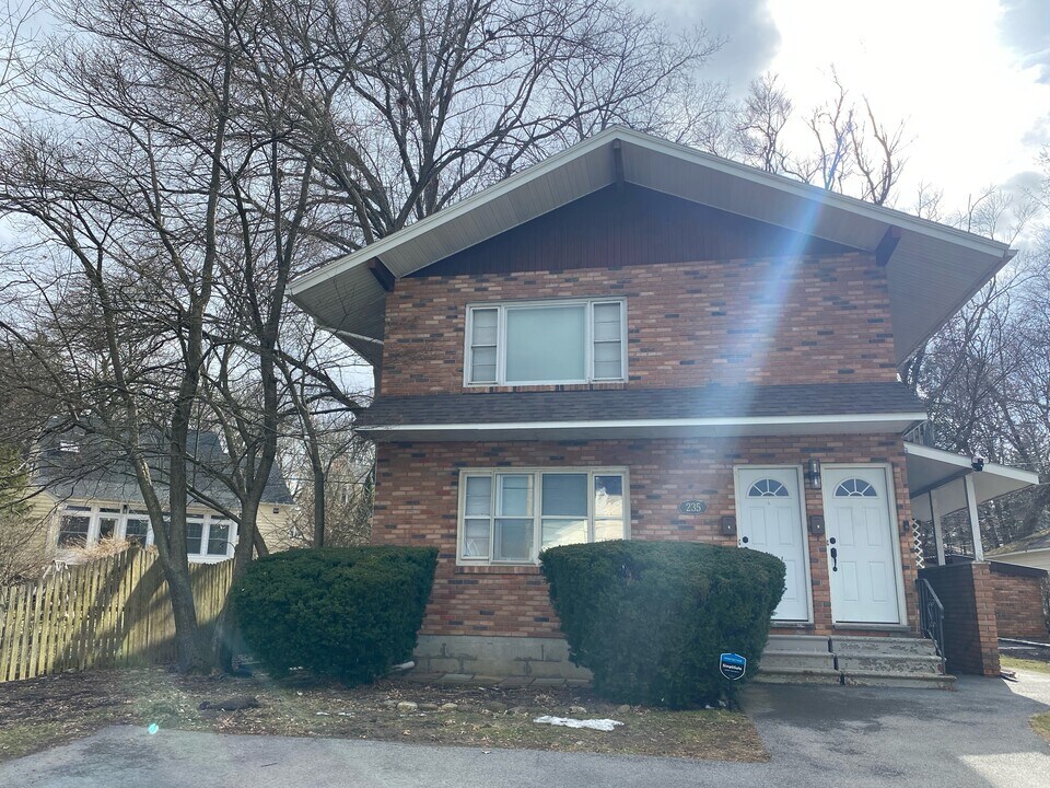 235 Washington Ave, Unit 2Fl in Scotia, NY - Building Photo