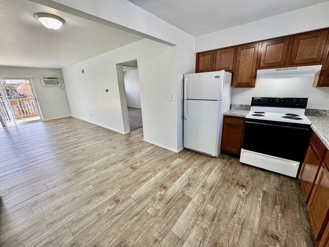 1100 W Michigan Ave in Ypsilanti, MI - Building Photo - Building Photo