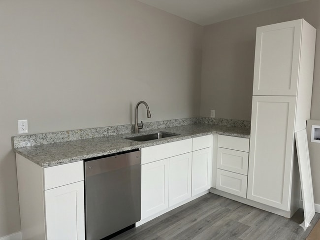 52 Blocker St in Ridgeley, WV - Foto de edificio - Building Photo