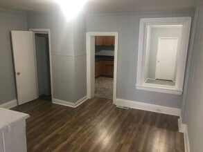 31 Oak St in Trenton, NJ - Building Photo - Building Photo