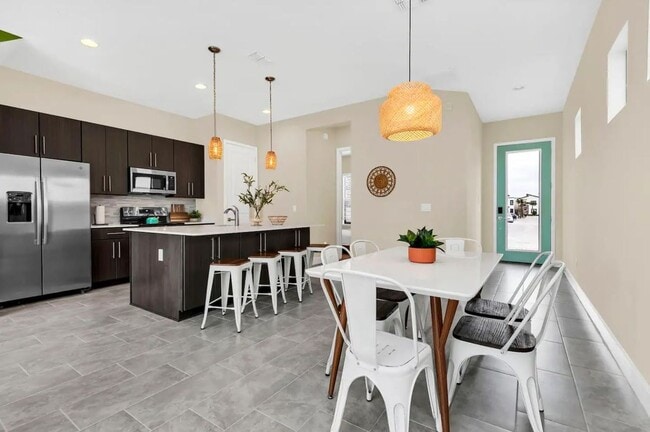 248 Villa Domani Ct in Davenport, FL - Foto de edificio - Building Photo