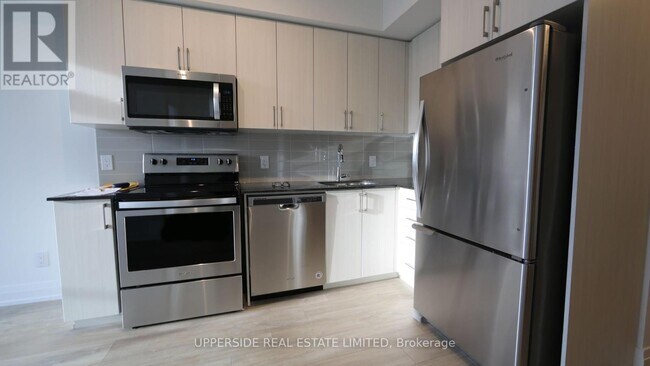 591-P591 Sheppard Ave E in Toronto, ON - Building Photo - Building Photo
