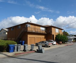 950 Karol Way Apartments