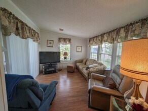 10045 Wellington Ave in Dade City, FL - Building Photo - Building Photo