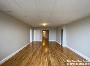 649 Washington St, Unit 2 in Boston, MA - Building Photo - Building Photo