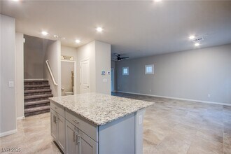 12803 Cambria Dunes Ct in Henderson, NV - Foto de edificio - Building Photo