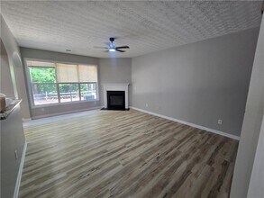 7228 Gold Mine Ave in Austell, GA - Building Photo - Building Photo