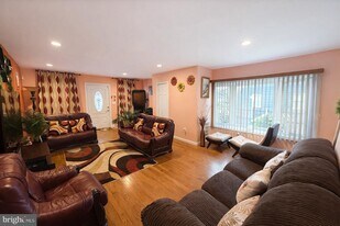 1045 Quinton Ave in Trenton, NJ - Building Photo