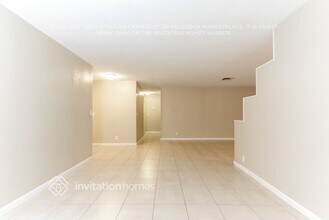 8500 NW 18th Pl in Coral Springs, FL - Foto de edificio - Building Photo