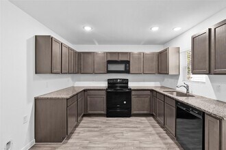 189 Curry St in Livingston, TX - Building Photo - Building Photo