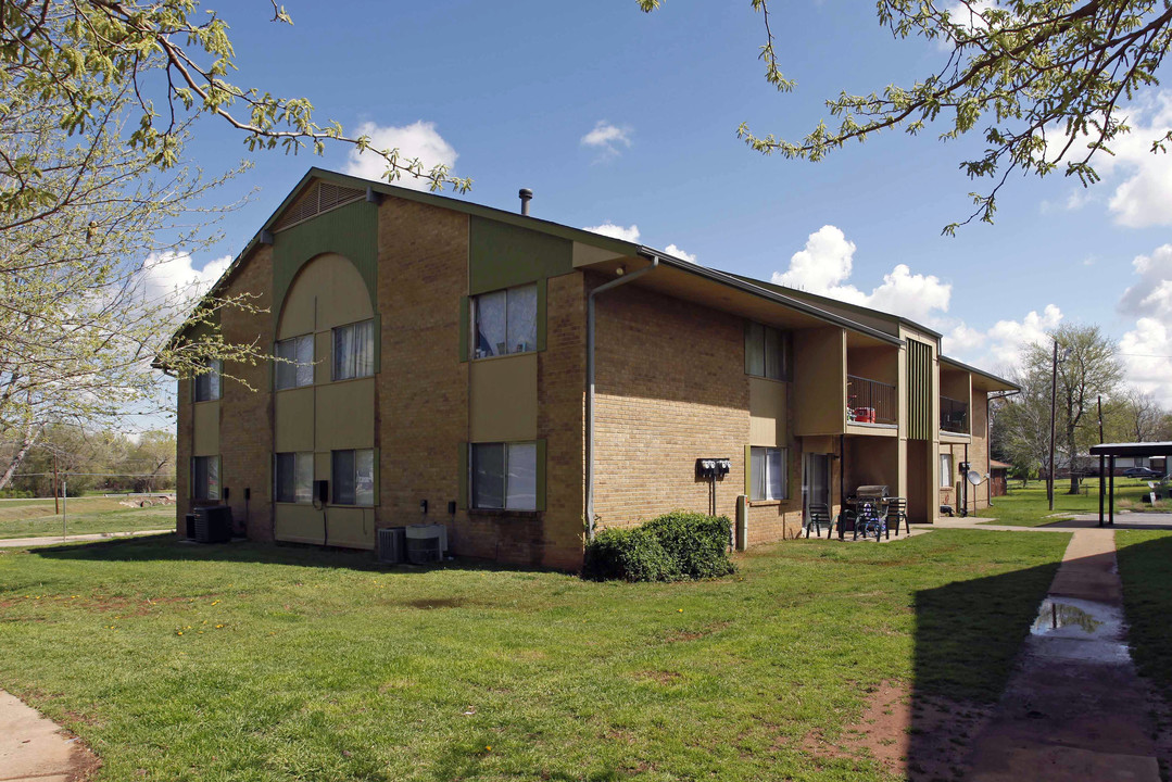 Cedar Creek Apartments in Yukon, OK - Foto de edificio