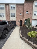 62 Corriere Rd in Easton, PA - Building Photo