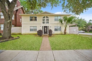 1539 Hawthorne St in Houston, TX - Building Photo