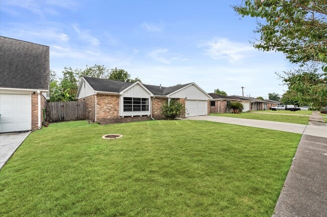 11623 Carvel Ln in Houston, TX - Building Photo - Building Photo