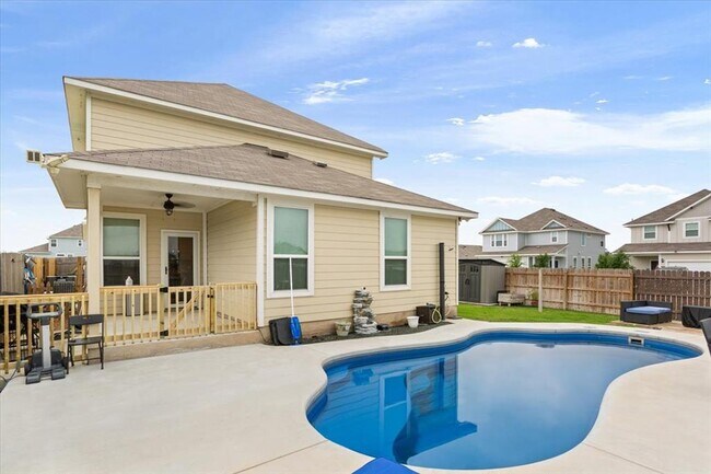 5001 Black Onyx Dr in Jarrell, TX - Building Photo - Building Photo