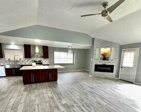 2115 Barrington Pl Dr in Sugar Land, TX - Building Photo - Building Photo