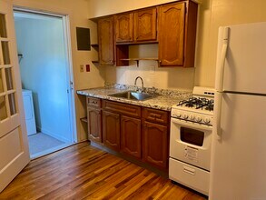 55 Greenlawn Dr in Fairfield, CT - Building Photo - Building Photo
