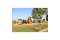 SUTTON PLACE APARTMENTS in Yankton, SD - Building Photo - Building Photo