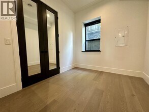 660 St Andrews Rd in West Vancouver, BC - Building Photo - Building Photo