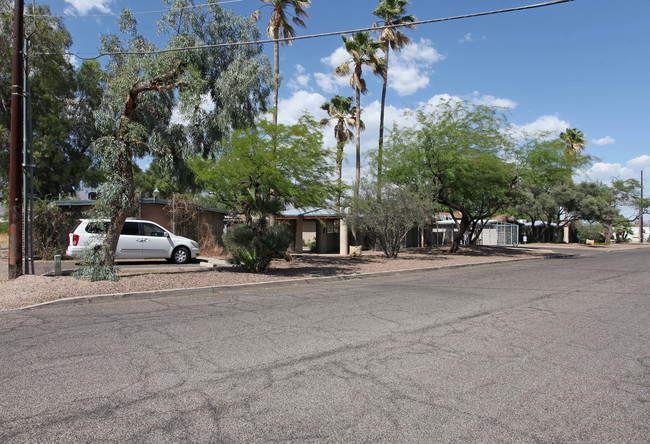 3001-3047 E Blacklidge Dr in Tucson, AZ - Building Photo - Building Photo