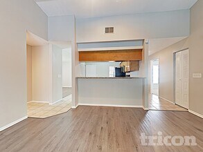 4703 N Dawnmeadow Ct in Plant City, FL - Building Photo - Building Photo