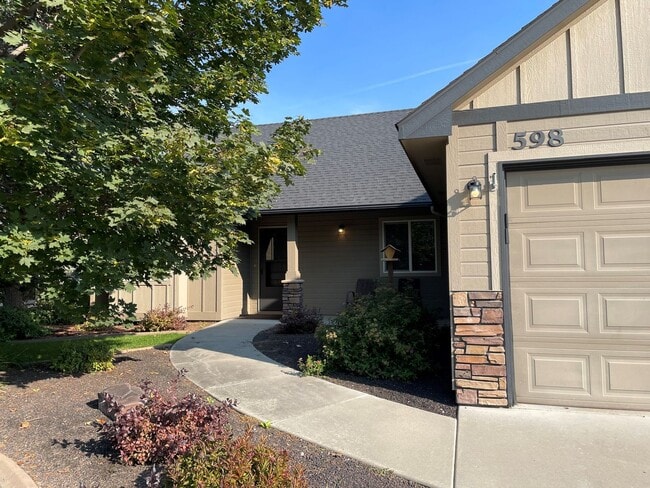598 Washakie St E in Meridian, ID - Building Photo - Building Photo