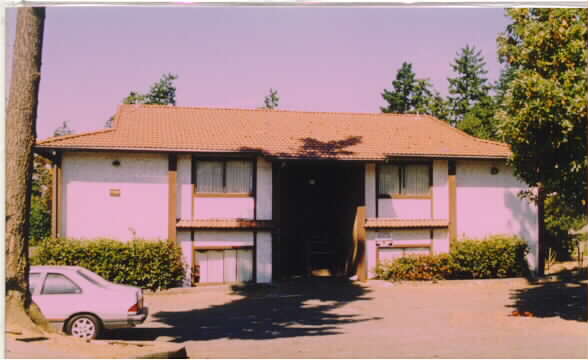 24319 27th Ave S in Des Moines, WA - Foto de edificio